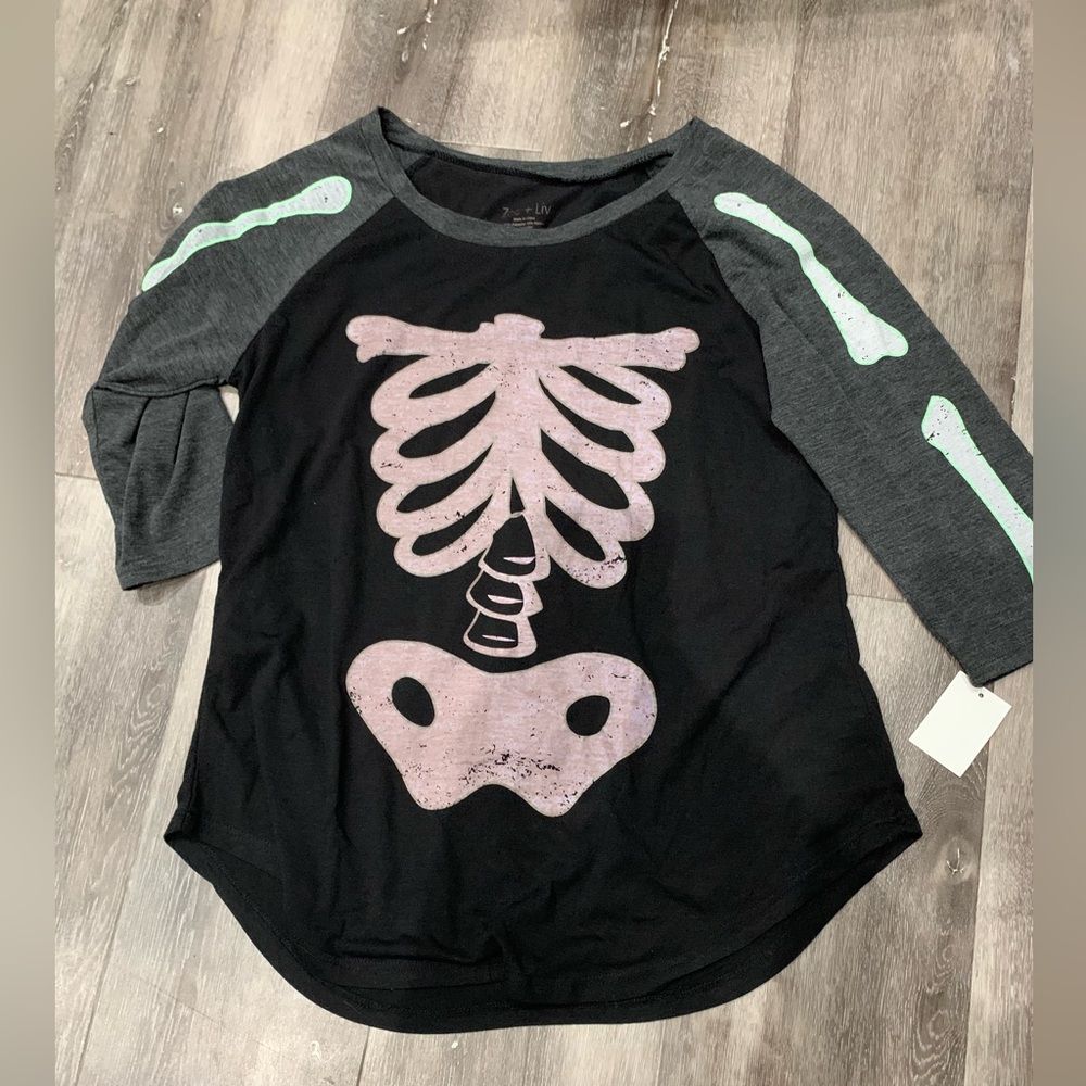 New Zoe + Liv skeleton top